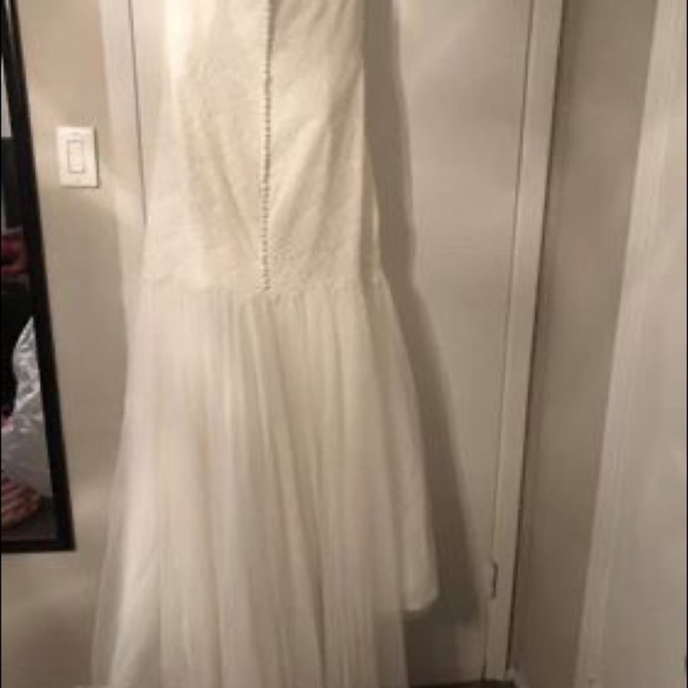 Wedding dress - Picture 3 of 7